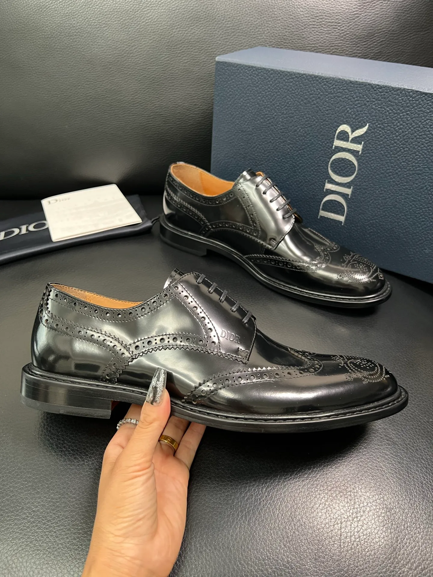 Men's shoes 💰940 Dior top purchasing agent, synchronized with Dior counters, original factory configuration, imported Italian cowhide, fully imported water-dyed cowhide lining, sole: original factory special supply, original sole super comfortable, original factory follow-up order 🔍🔍High quality, welcome to compare, code number 39-44 (can be ordered 38 45 46) 85868